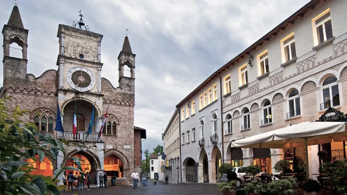 Loggia Municipio Pordenone